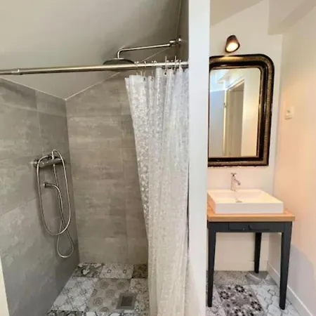 Apartman Beautiful 2 Bedroom In By Riviera Secrets *