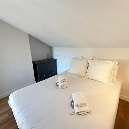 Beautiful 2 Bedroom In By Riviera Secrets Apartman Cannes